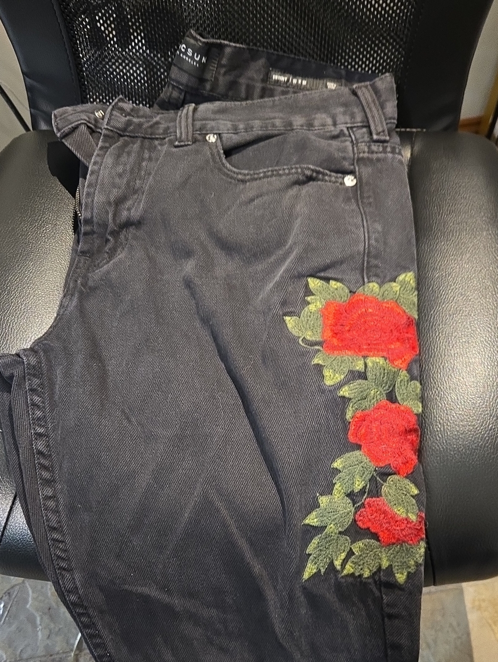 PacSun Black Straight-Leg Jeans with Red Rose Embroidery